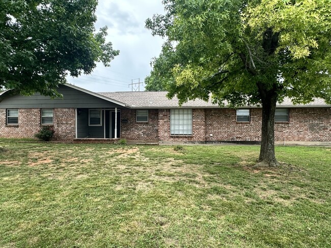 Photo - 1100 SW 81st St House
