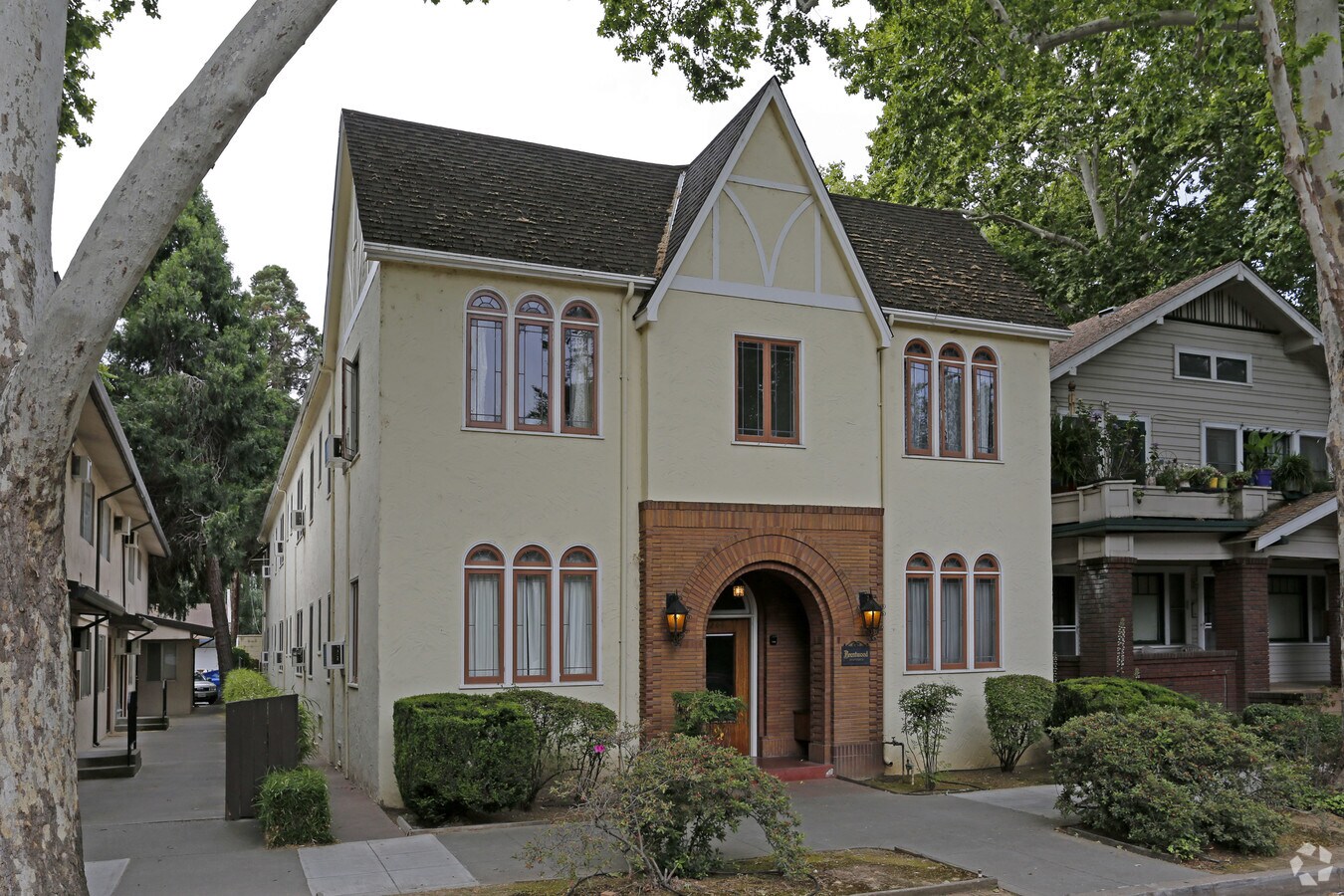 Photo - The Brentwood Apartments