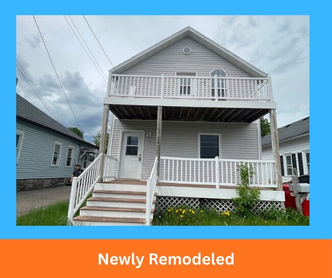 Building Photo - 1016 4th Ave Unit Lower