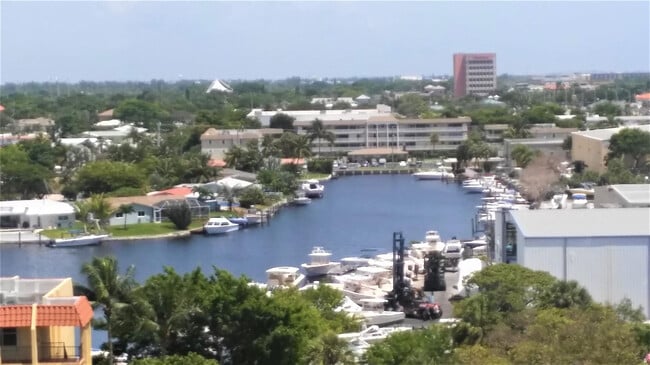 Photo - 777 S Federal Hwy Unit PH 4