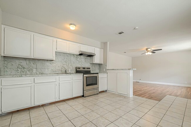 Photo - 8430 Round Rock Dr