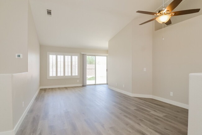 Photo - 1067 Kennebunk Cir