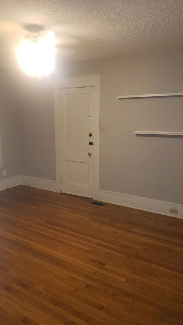 Photo - Darling 2br/1ba in Five Points. Apartment unit in historic home. Available 7/15! Unidad B