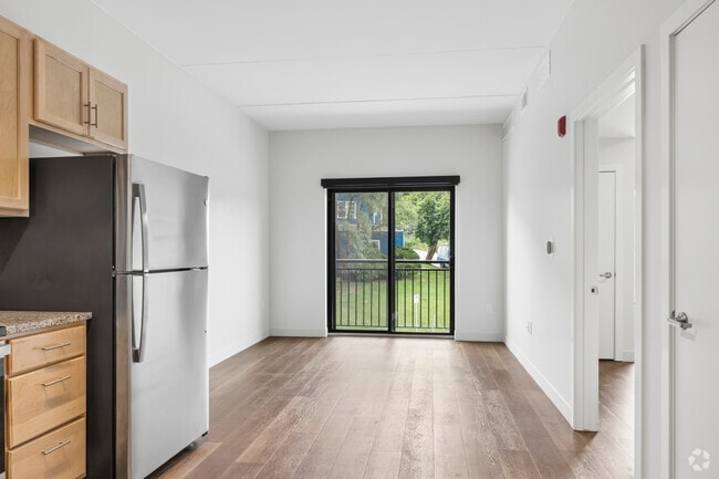 1BR, 1BA - 517SF - Living Room