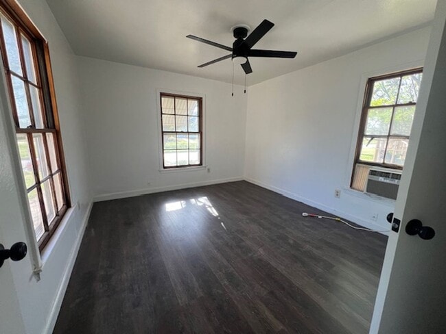 1466 Oscar Rose Park