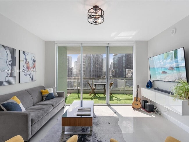 Photo - 90 SW 3rd St Unidad 2015