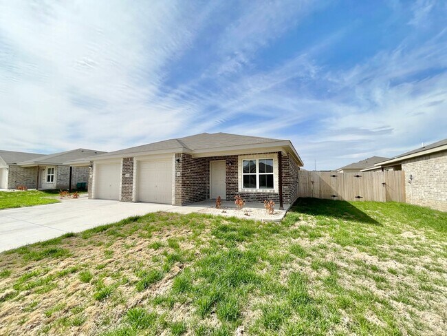 Photo - 1818 Clovis Dr