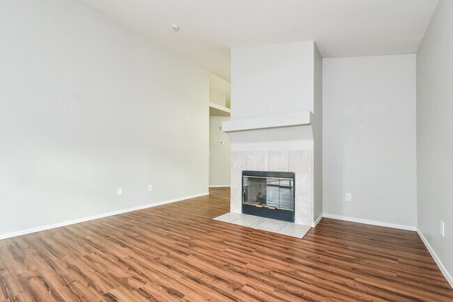 Photo - 3445 Golden Pedal St