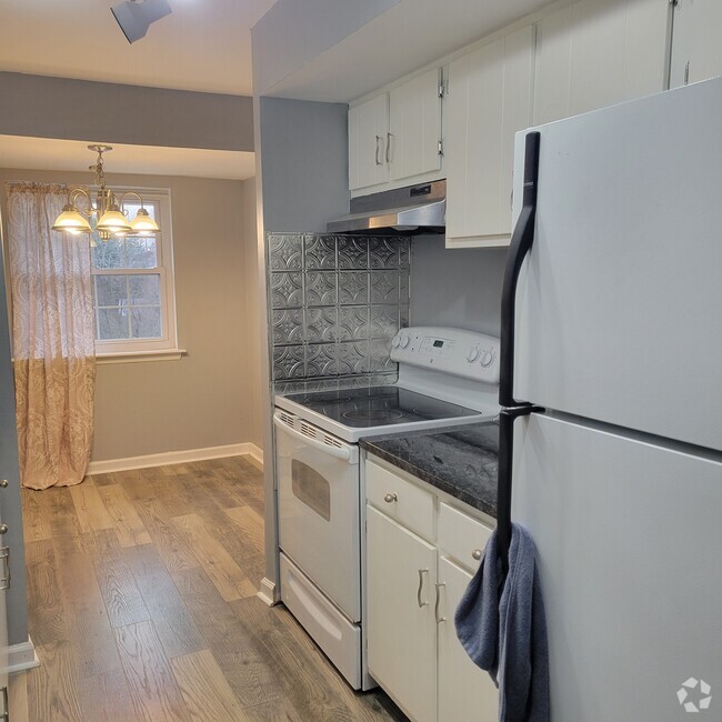Building Photo - 1821 Valley Dr Unit 1821 Valley Rental