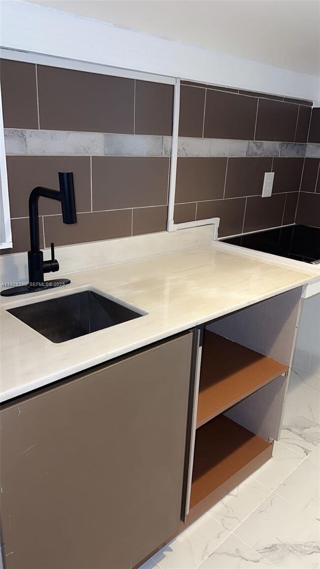 Photo - 2140 N 62nd Ave Unidad 0