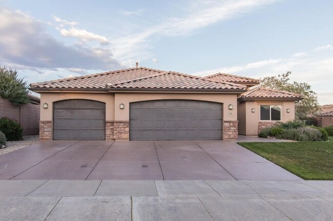 Building Photo - Custom 3 Bedroom Single-Family Home in Pri...