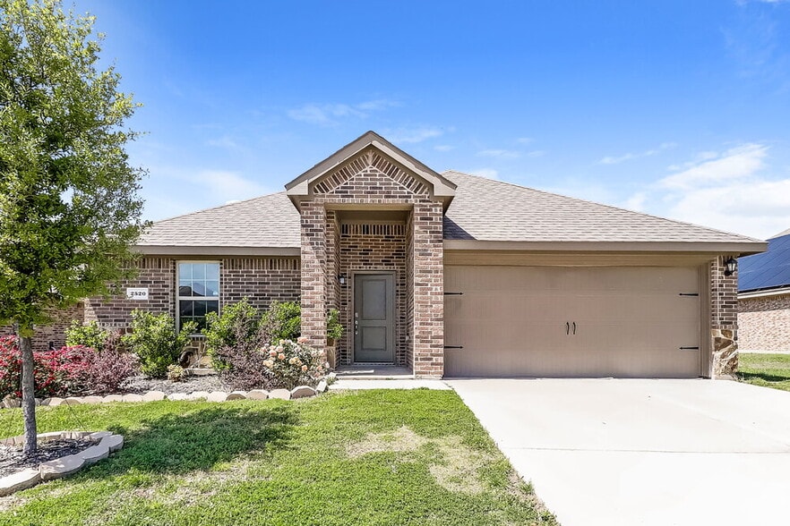 2520 Caden Ct