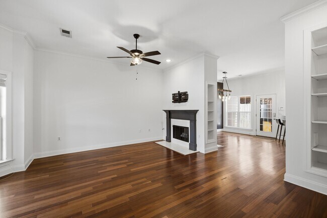 89 W Carolina Ave