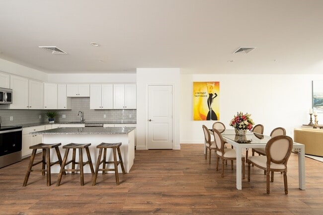 Photo - 390 Chief Justice Cushing Hwy Unit 208