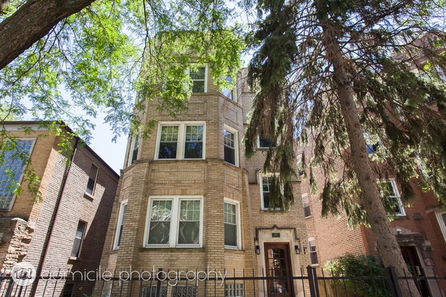 Photo - 2141 W Arthur Ave Unit 3