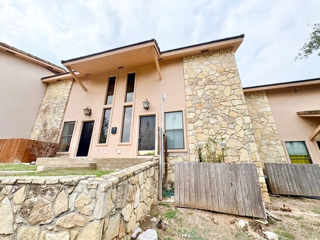 Photo - ***2 Bedroom 3 Bathroom Townhome for Lease in Horseshoe Bay, TX.***