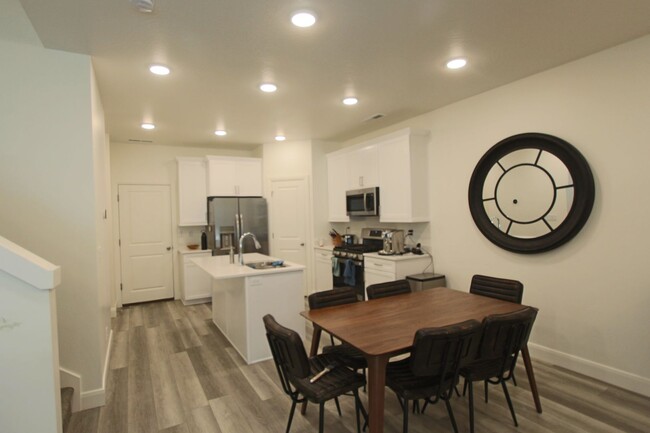 DESERT COLOR 3 Bed 2.5 Bath - DESERT COLOR 3 Bed 2.5 Bath House