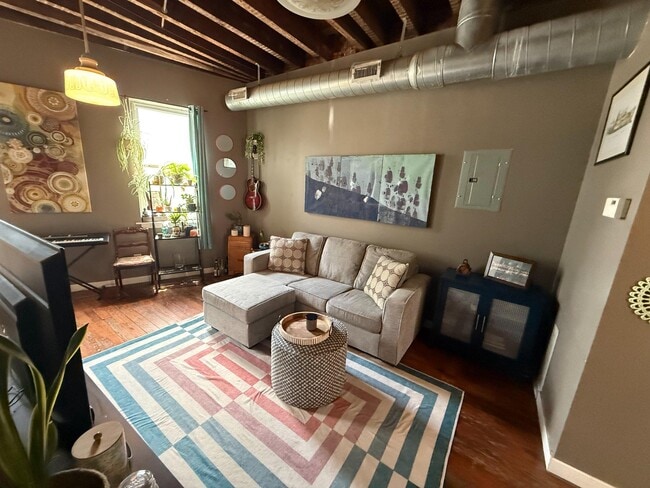 Photo - 209 W Girard Ave