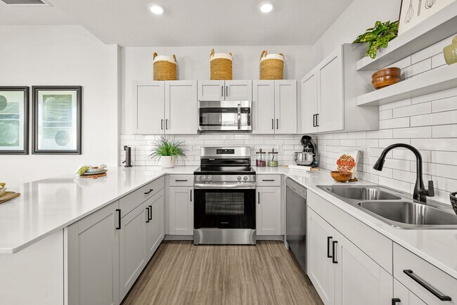 Gourmet Kitchen - Canopy at Cottonwood