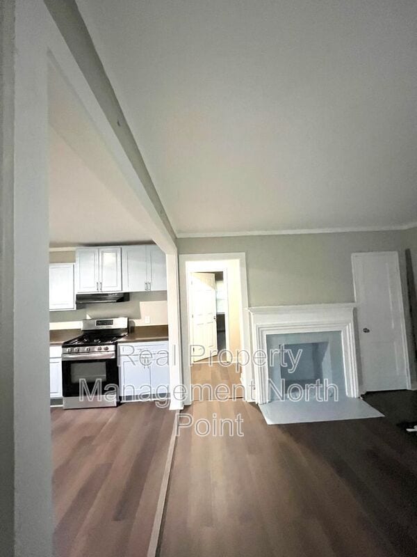 Photo - 468 Birney St NE