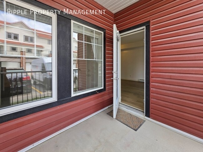 Photo - DESIRABLE 2 BEDS, 2 BATHS CONDO UNIT | CONVENIENCE RIGHT BY ROYAL OAK CENTRE Unit 126