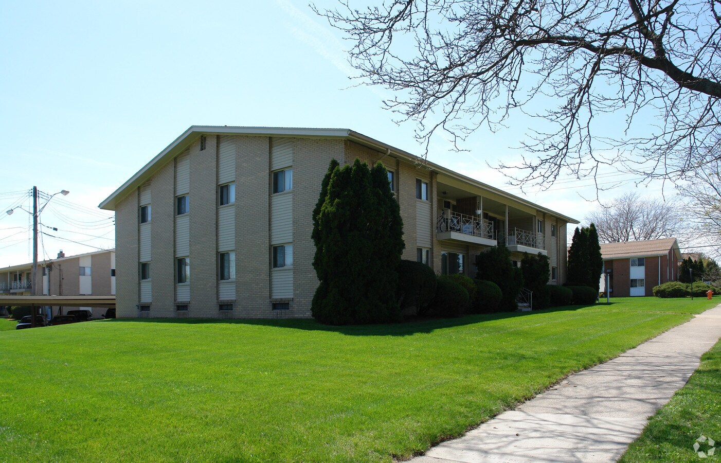 Photo - 3006-3018 Woodruff Ave