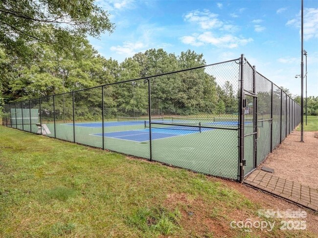 Photo - 8715 Parkchester Dr