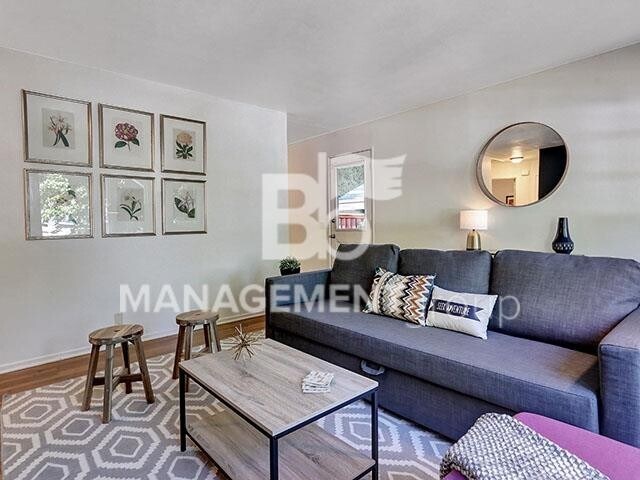 Photo - NW Portland Alphabet District. Light & Bri...