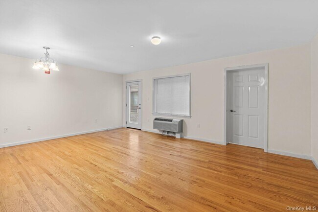 Photo - 160 Chatterton Ave Unidad 1 B