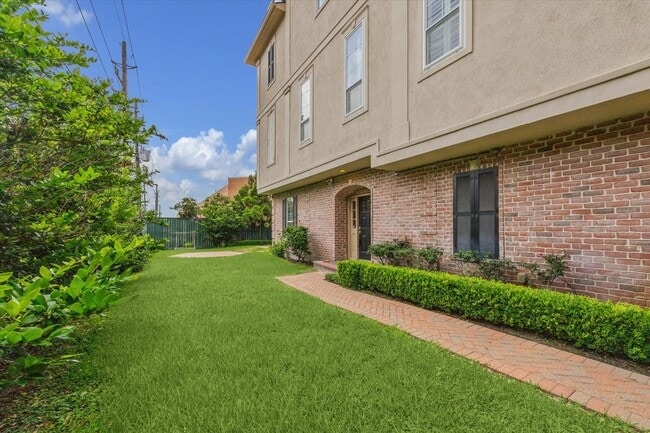 Photo - 2943 Brompton Square Dr