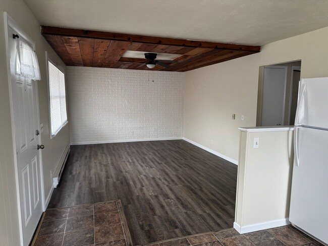 Photo - Clark St - Duplex for rent Unit 709