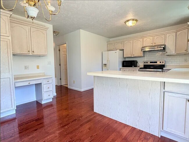 611 Buttercup Dr