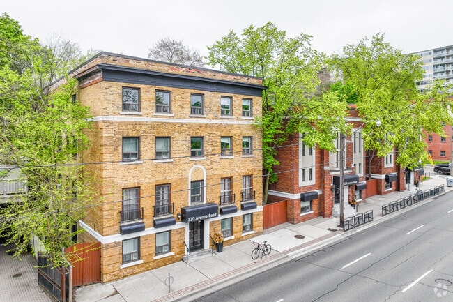 Photo - 320-342 Avenue Road