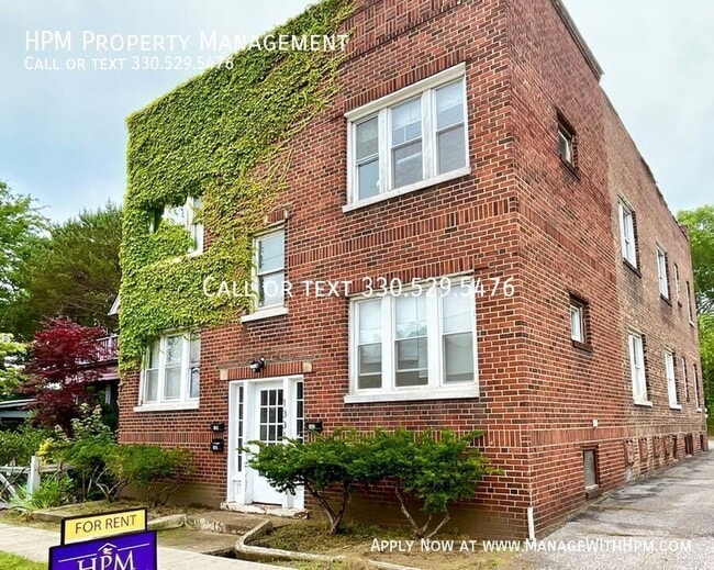 Building Photo - 1331 W 65th St Unit 102