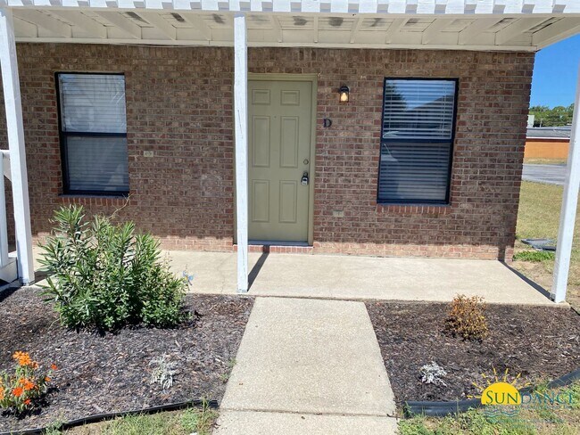 Photo - Charming 2 Bedroom Unit in Gulf Breeze!