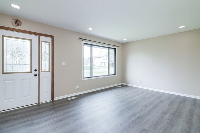 Photo - 3920 Shoreline Dr