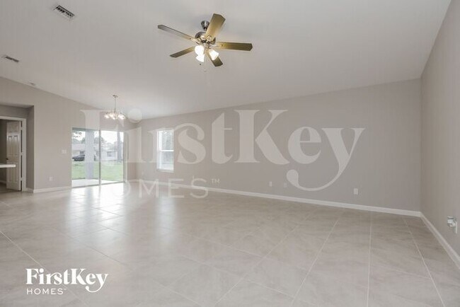 Photo - 1182 Jaslo St SE