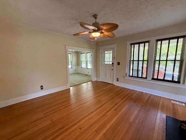 Photo - 1913 Morganton Rd