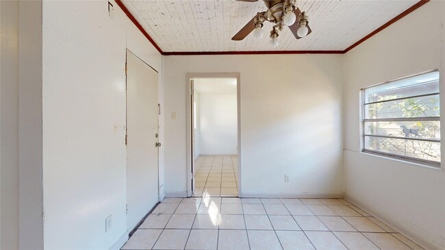 Photo - 3826 Landa Ln