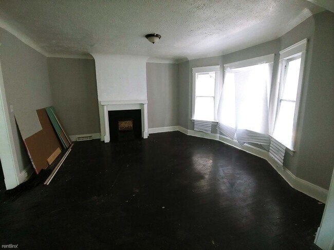 Photo - 3 br, 1 bath Triplex - 1414 East 110th Str...