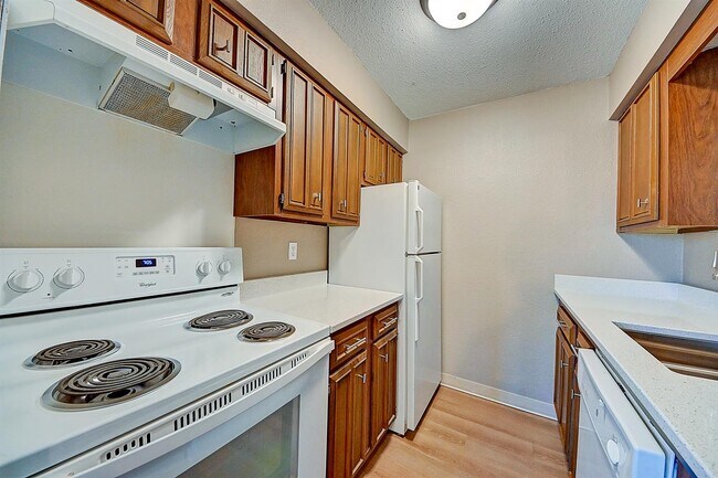 Photo - 1215 Oakland Rd NE Unit 17