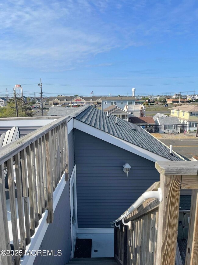 Photo - 241 Hiering Ave