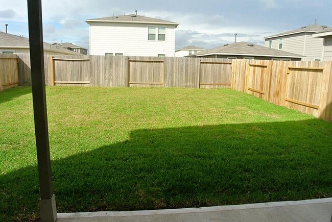 Stylish 3-Bedroom with Backyard Retreat! - Stylish 3-Bedroom with Backyard Retreat!