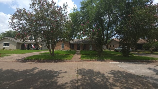 Building Photo - 1119 Montour Dr