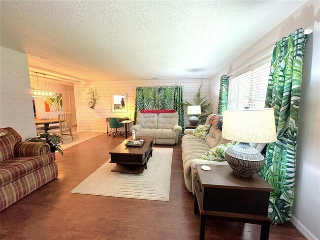 Photo - 205 S Ebb Way