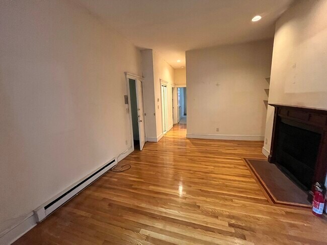 Photo - 74 E Brookline St Unidad 2