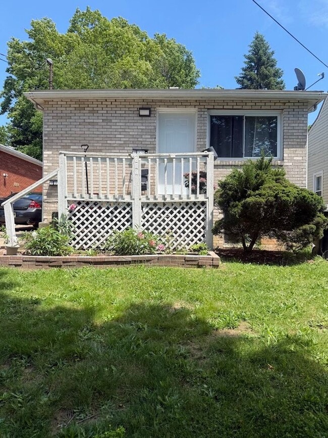 Photo - Bender Ave Duplex Unit Downstairs