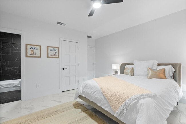 Photo - 516 Royal Plaza Dr