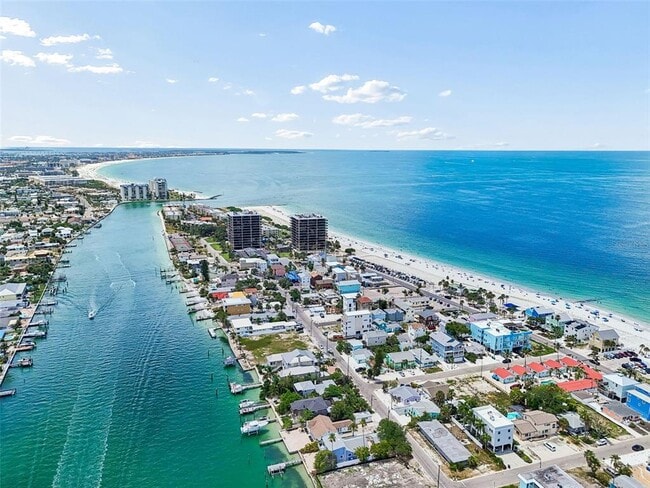 8125 Bayshore Dr
