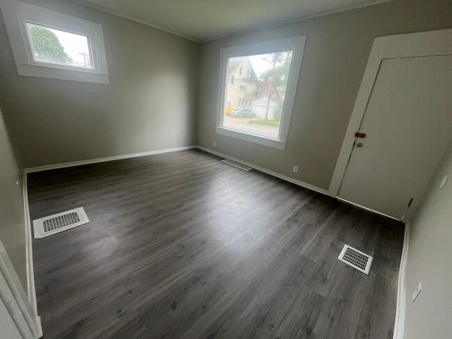 Photo - 3511 Memphis-Lower Unit Lower